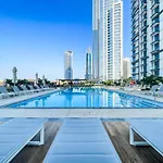 Top Floor One Bedroom Apartment With Downtown Views 170Bc-1