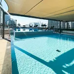 Top Floor One Bedroom Apartment With Downtown Views 170Bc-1