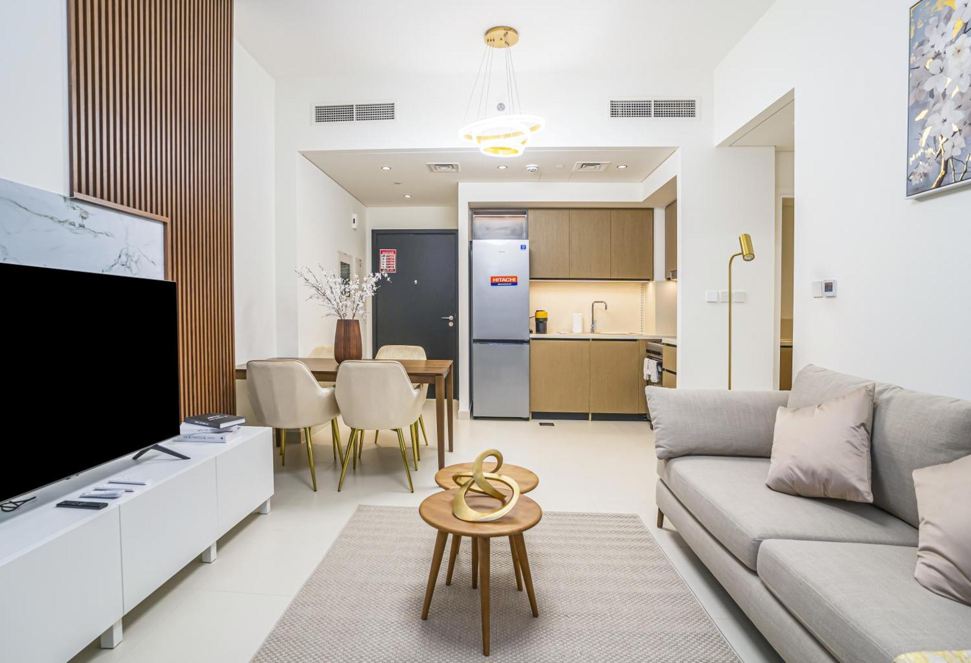 Floor One Bedroom With Downtown Views 170bc-1 *