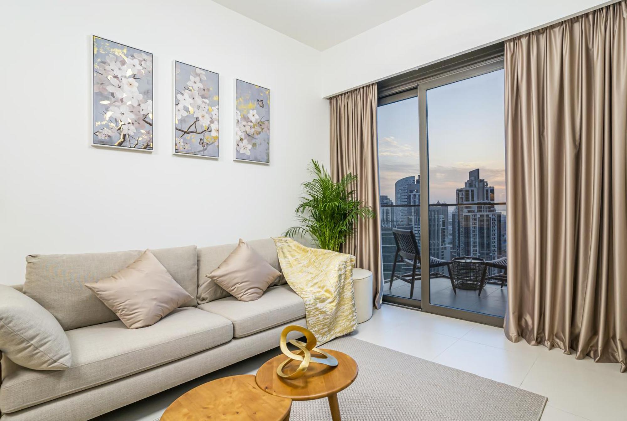 Apartment Floor One Bedroom With Downtown Views 170bc-1