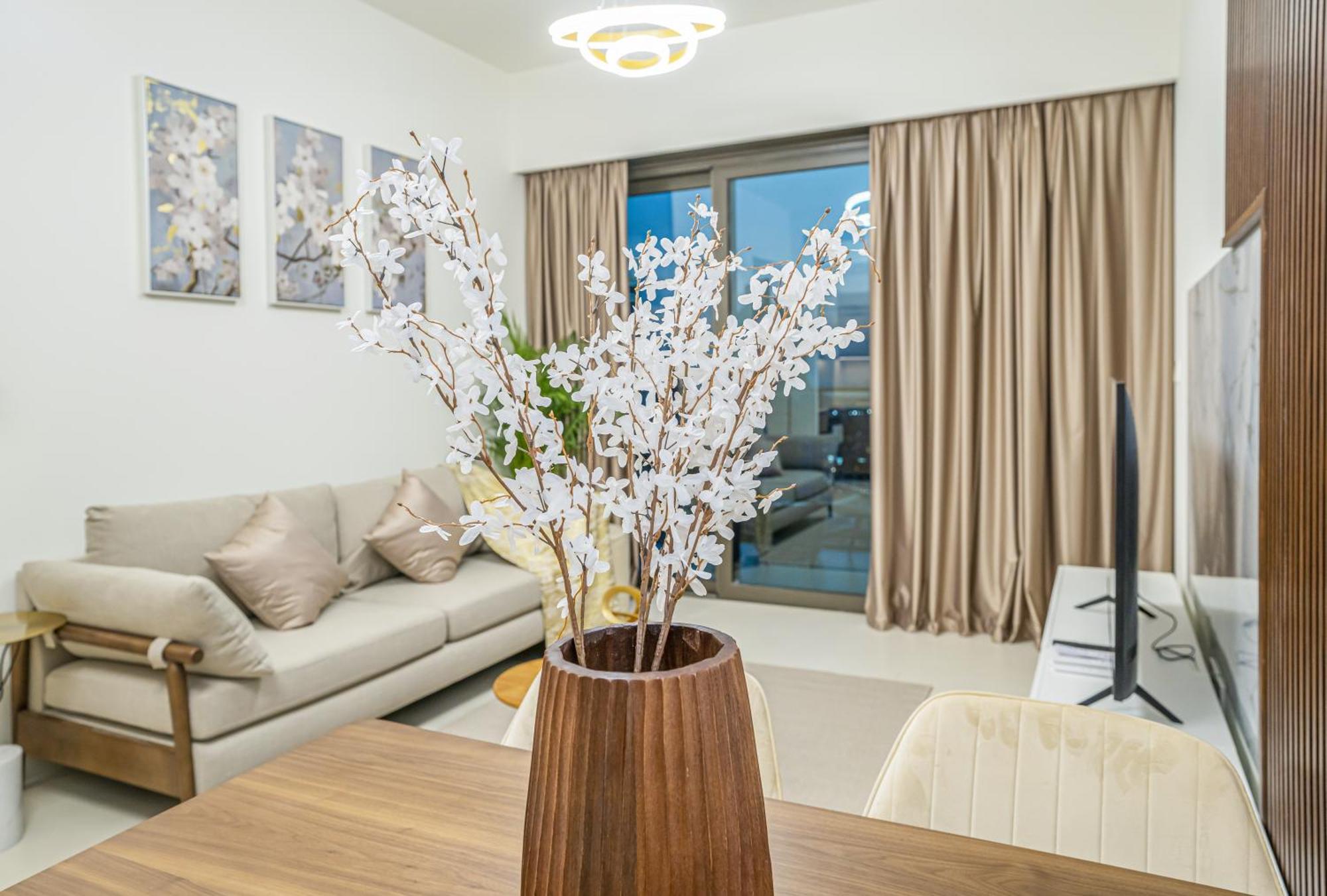 Floor One Bedroom With Downtown Views 170bc-1