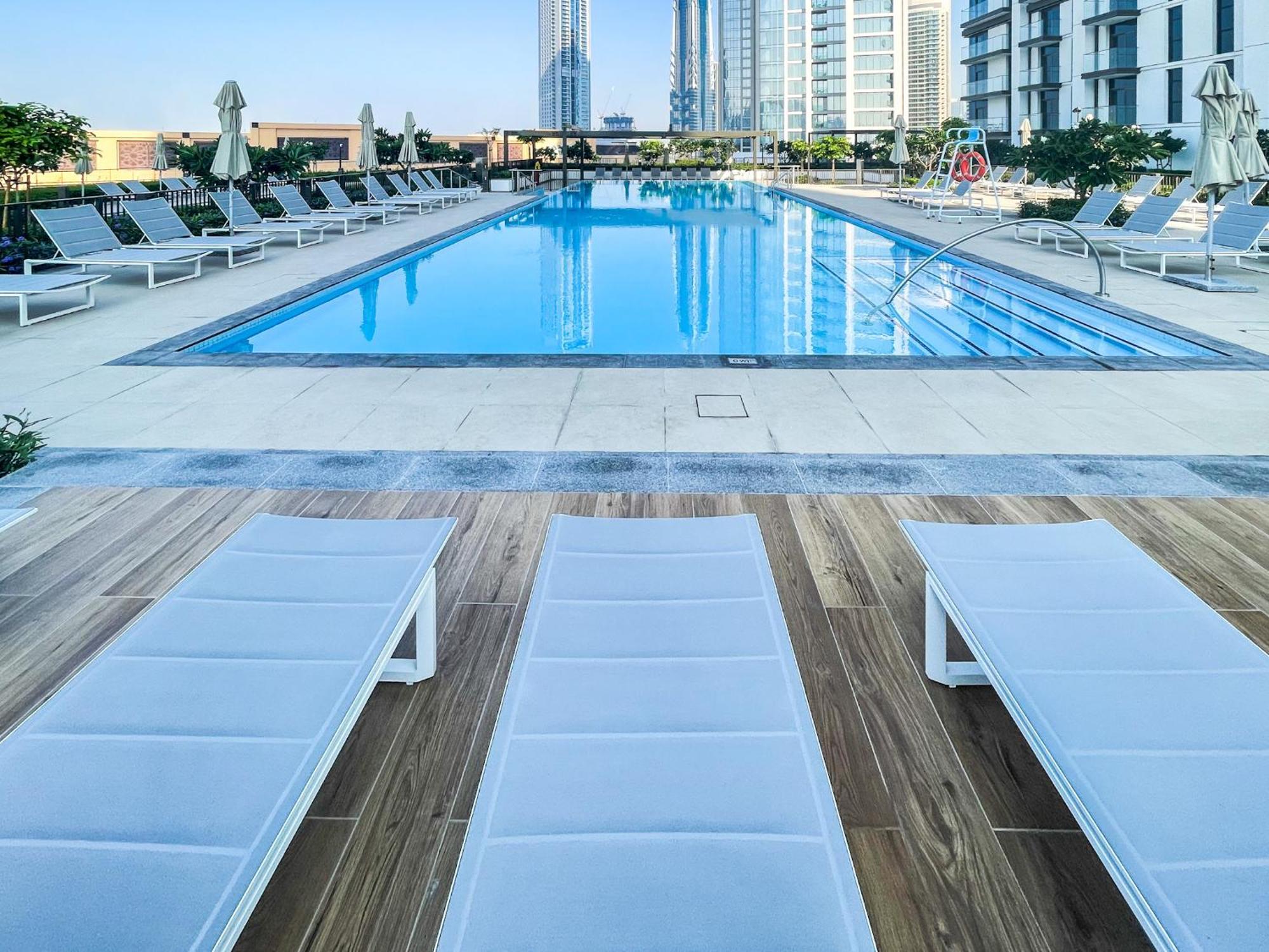 Apartment Floor One Bedroom With Downtown Views 170bc-1 *